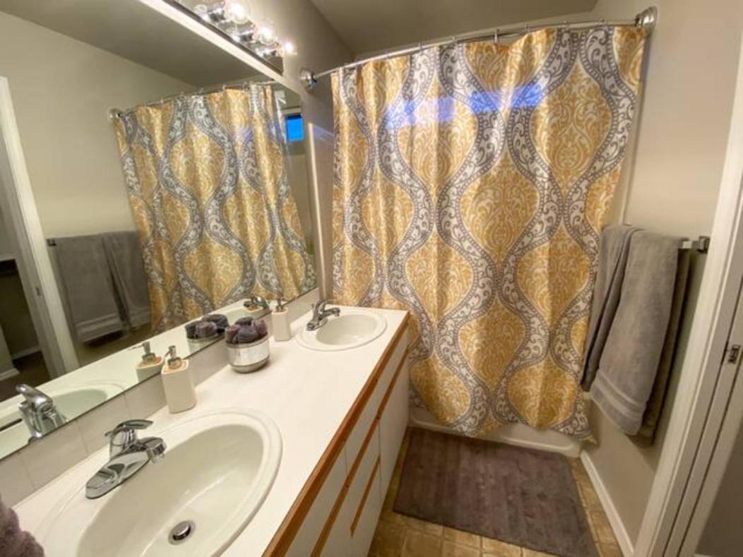 The Getaway Se Boise Condo Across The Street From Greenbelt, Bown Crossing And Boise River 3Bd 3Bath, 4 Beds! Lovely, Homey, Dining Table Seats 6 Bagian luar foto