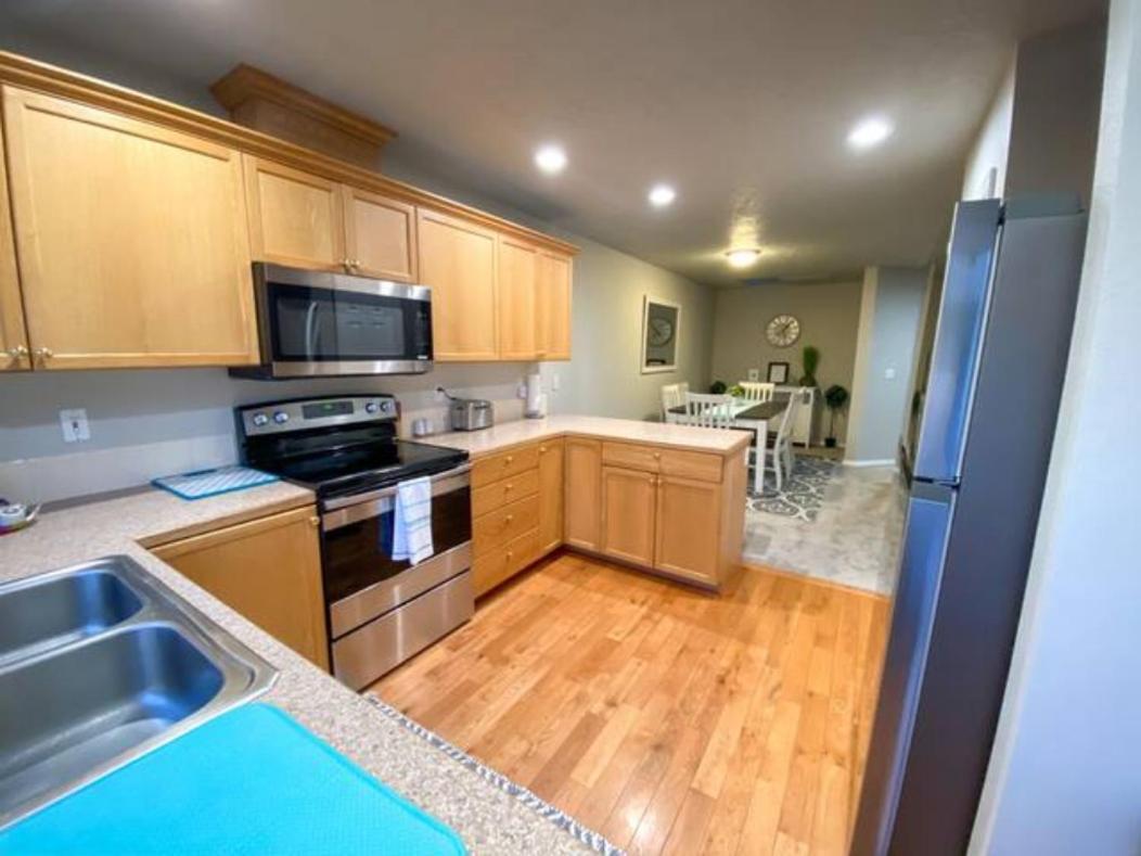 The Getaway Se Boise Condo Across The Street From Greenbelt, Bown Crossing And Boise River 3Bd 3Bath, 4 Beds! Lovely, Homey, Dining Table Seats 6 Bagian luar foto