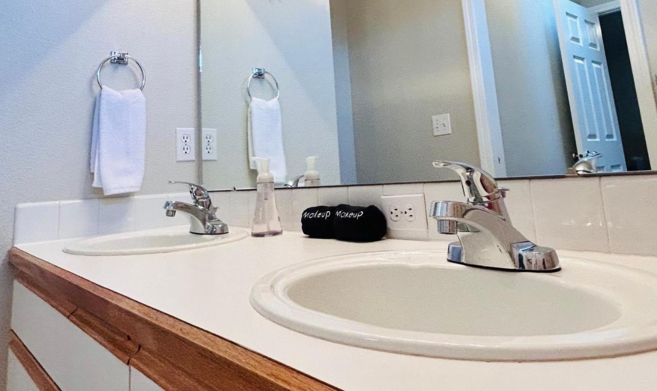 The Getaway Se Boise Condo Across The Street From Greenbelt, Bown Crossing And Boise River 3Bd 3Bath, 4 Beds! Lovely, Homey, Dining Table Seats 6 Bagian luar foto