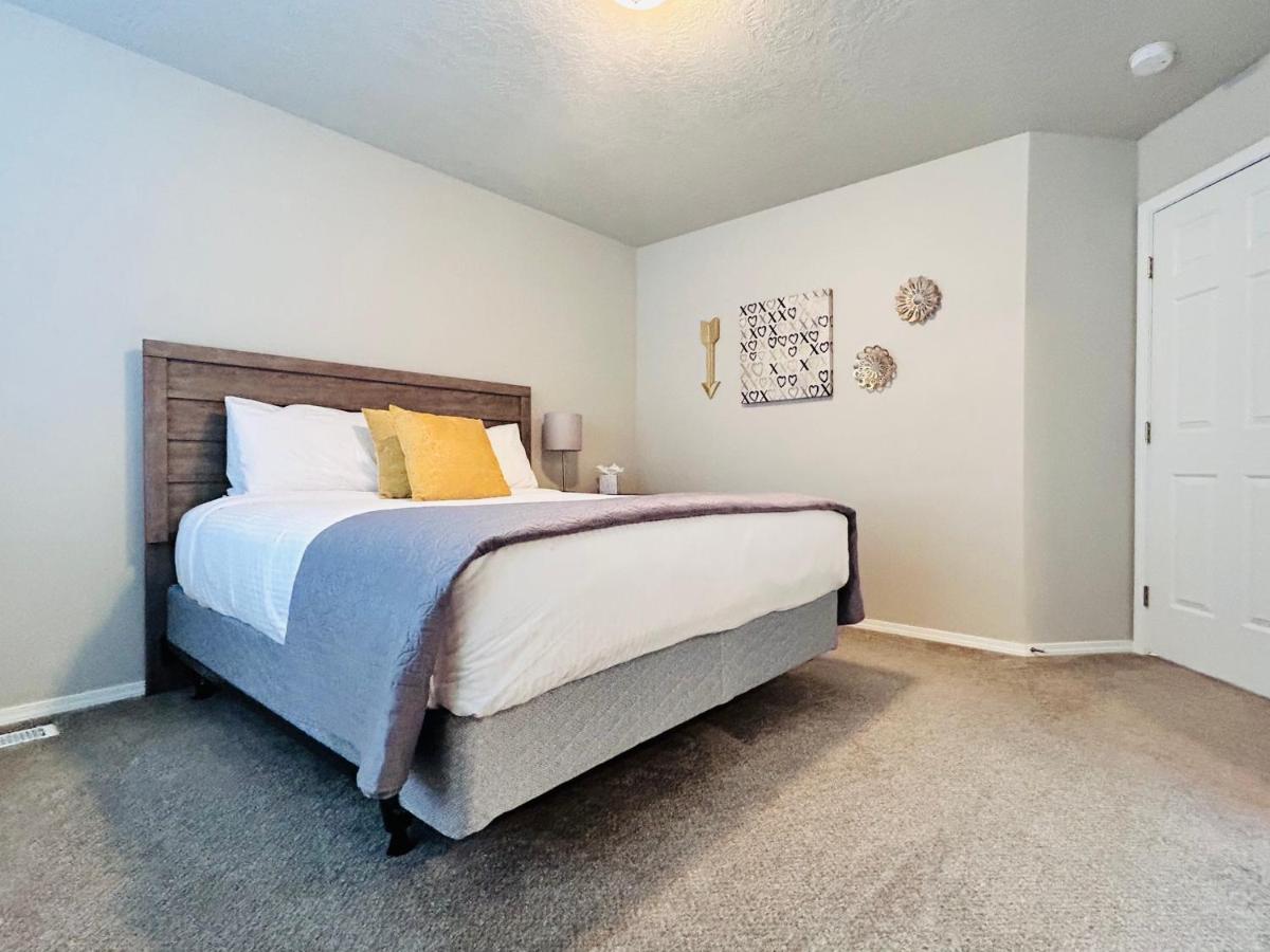 The Getaway Se Boise Condo Across The Street From Greenbelt, Bown Crossing And Boise River 3Bd 3Bath, 4 Beds! Lovely, Homey, Dining Table Seats 6 Bagian luar foto