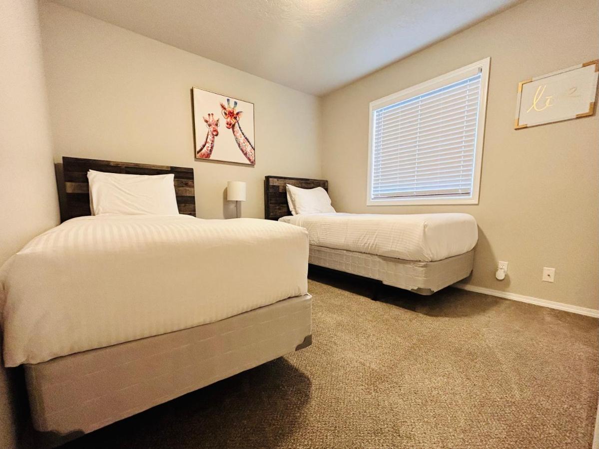 The Getaway Se Boise Condo Across The Street From Greenbelt, Bown Crossing And Boise River 3Bd 3Bath, 4 Beds! Lovely, Homey, Dining Table Seats 6 Bagian luar foto